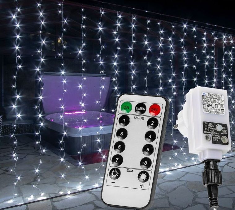 Vánoční světelný závěs - 6 x 3 m, 600 LED, studený bílý