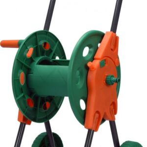 Stojan navíjecí na zahradní hadici s kolečky